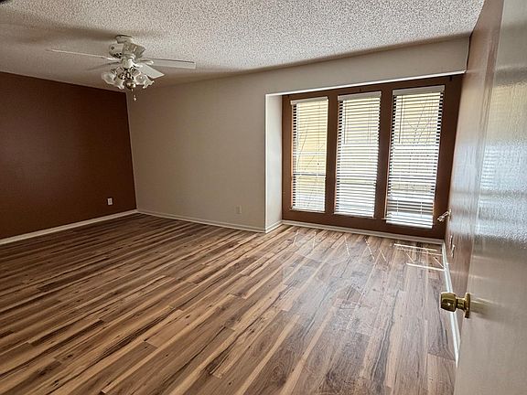4th image of 7833 La Sierra Ct