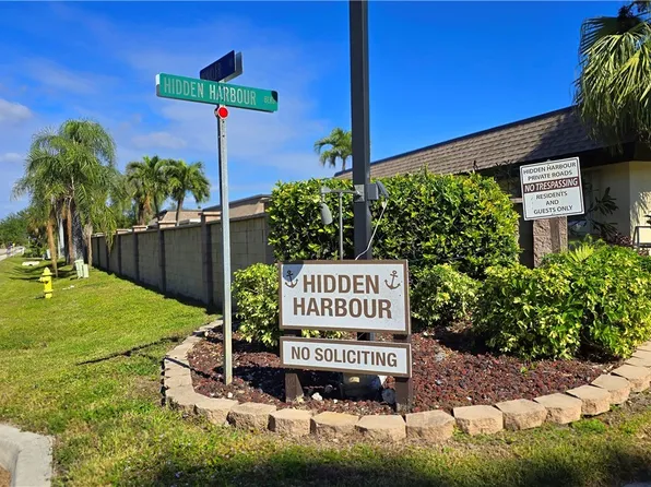 5683 Harbour Club Rd, Fort Myers, FL 33919