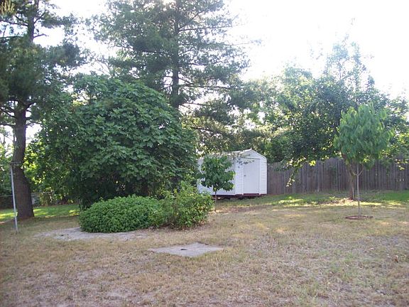 4th image of 611 Edisto Dr