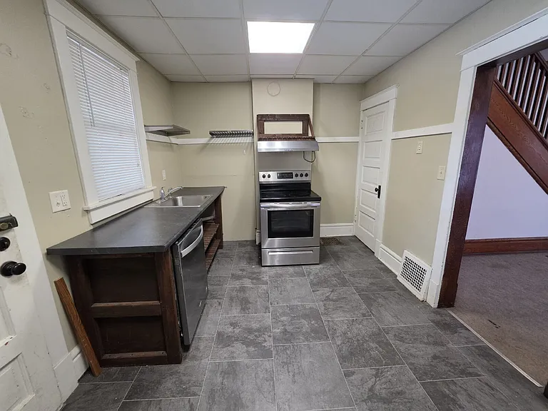 446 Lake St — Photo 32