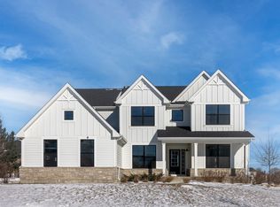 4 Crystal Downs Dr, Hawthorn Woods, IL 60047