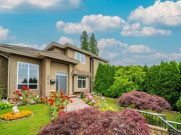 8015 11th Ave, Burnaby, BC V3N 2N8