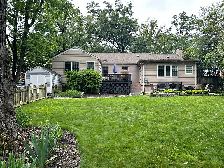 8415 Holly Hill Rd — Photo 2