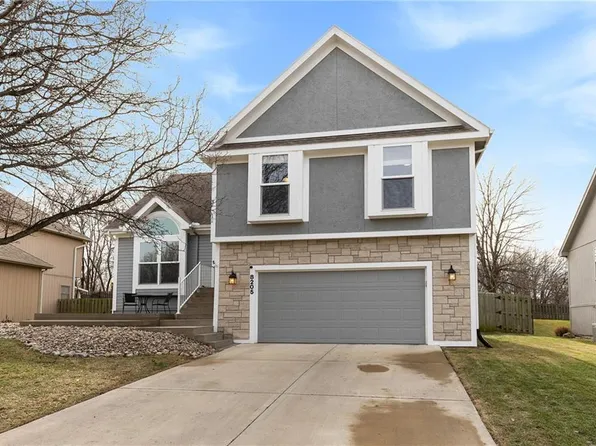 8205 NW 80th St, Kansas City, MO 64152