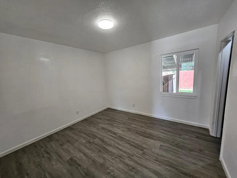 516 S Veach Ave — Photo 27