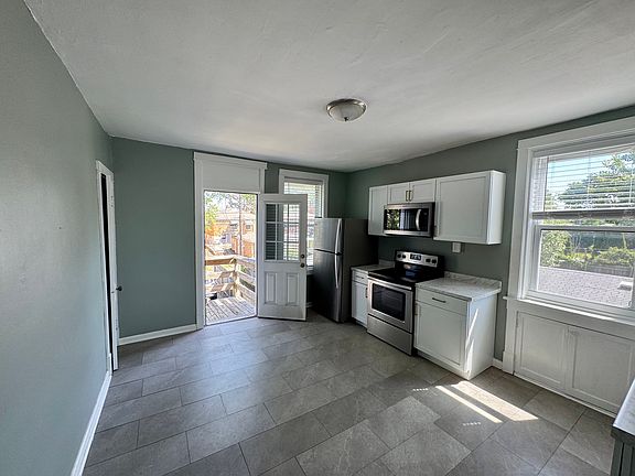3rd image of 4971 Parker Ave #A