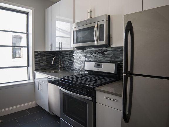 2nd image of 1716 Caton Ave APT 22