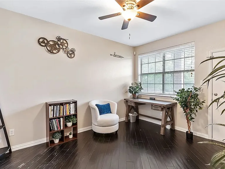 1347 Chase Ln — Photo 15