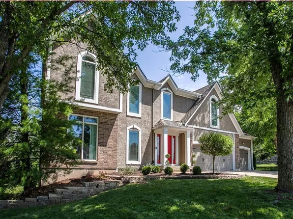 5202 Albervan St, Shawnee, KS 66216