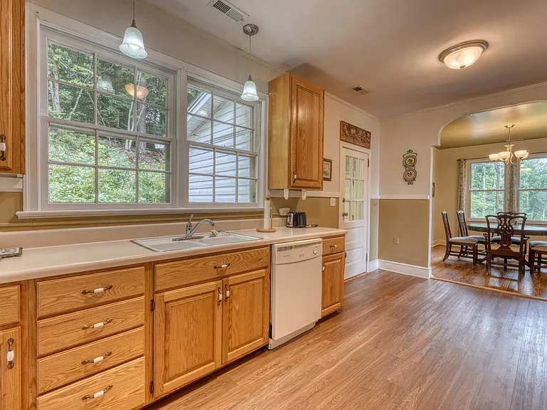 131 Wonderview Dr — Photo 12