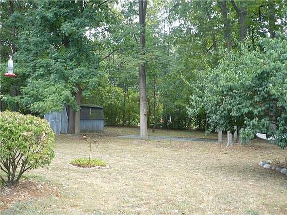 5th image of 124 Dahlia Ln