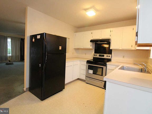 5th image of 11 Foxton Dr