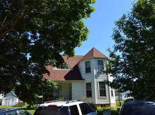 202 E Maple St, Garrison, IA 52229