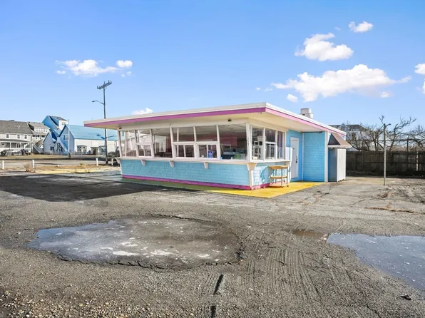 17 Dyke Rd, Marshfield, MA 02050