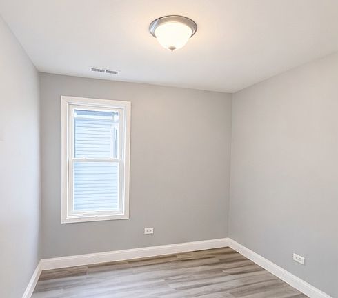 5th image of 8610 S Baltimore Ave #2R