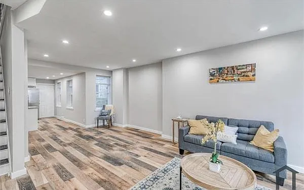 2021 W Oxford St — Photo 7
