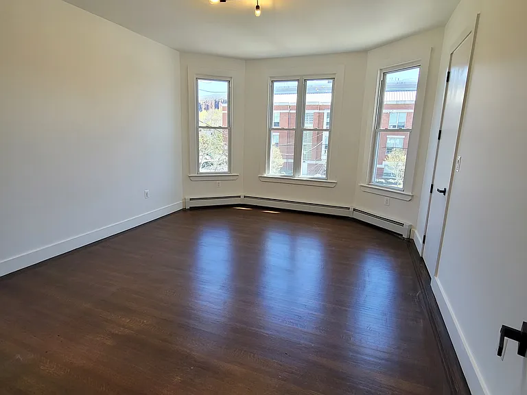 682 Whitney Ave #2 — Photo 9