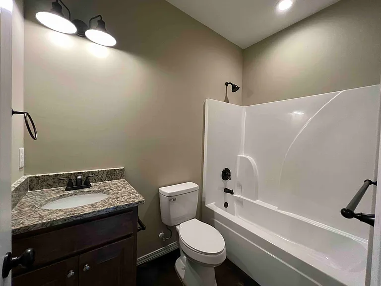 33122B Stables Dr — Photo 10