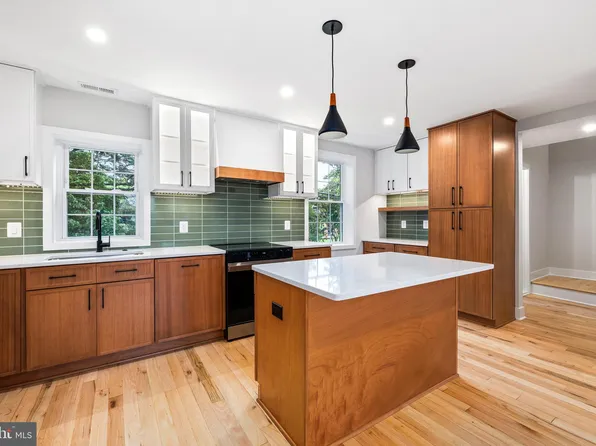 3373 S Stafford St APT B2, Arlington, VA 22206