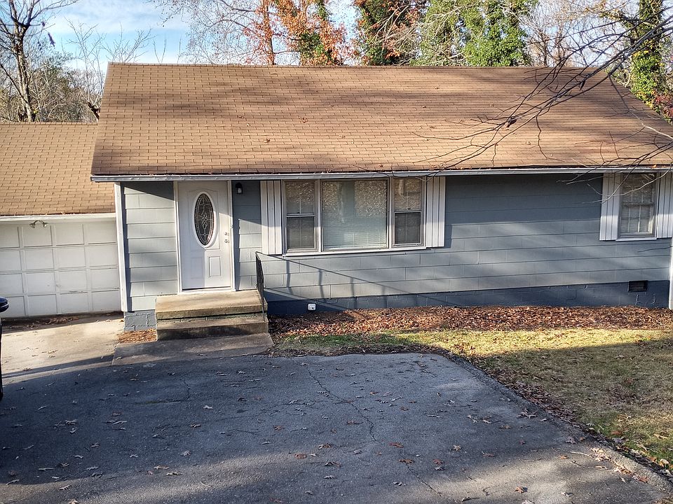 1st image of 205 E Young High Pike