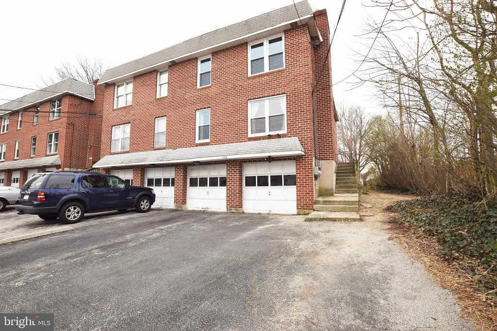 Building Photo - 216 W Chester Pike #B