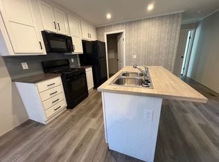 2404 E Birch Dr #104, Kawkawlin, MI 48631