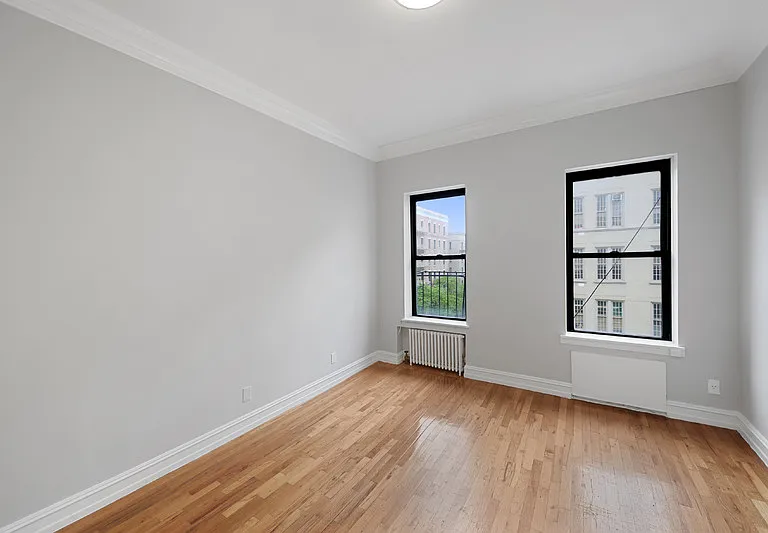 237 9th Ave #1B — Photo 1