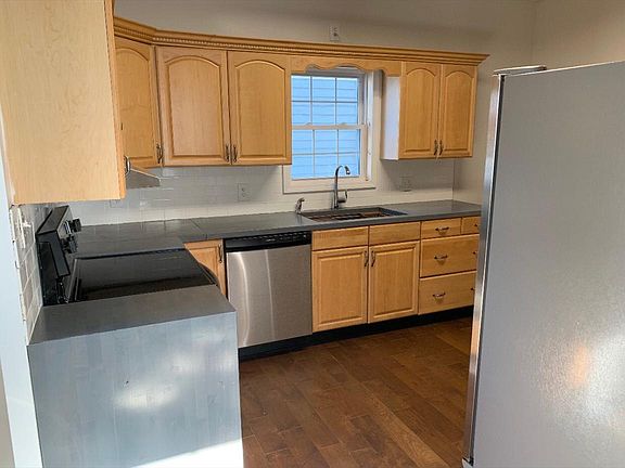 5th image of 408 Clarendon St