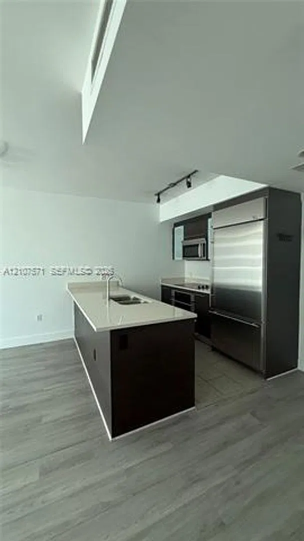 500 Brickell Ave cu-2808, Miami, FL 33131 — Photo 1