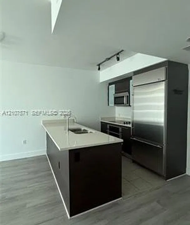 500 Brickell Ave #CU-2808