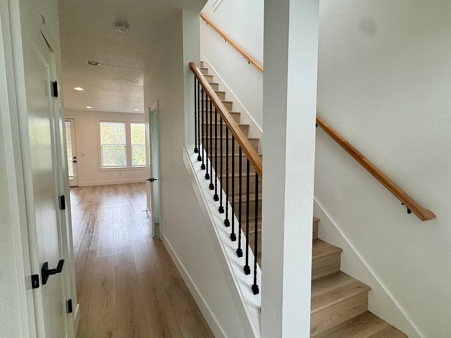 3 bed, 2.5 bath, 1624 sqft, $2,500 — Photo 3