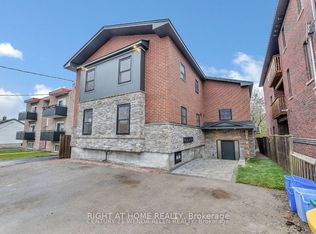 100 Cromwell Ave #1, Oshawa, ON L1J 4T6