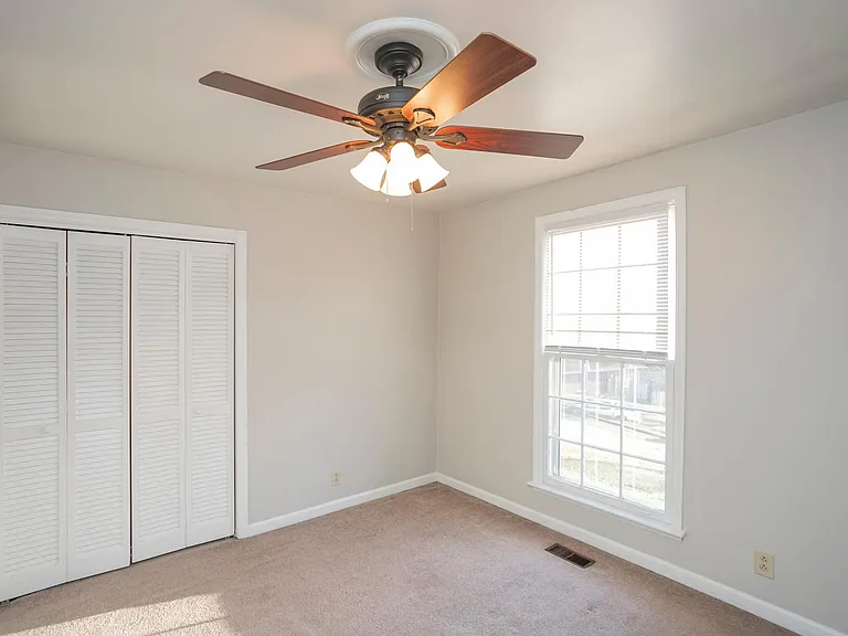 610 Ashley Ct — Photo 14