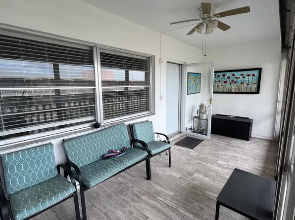 180 NE 12th Ave, Hallandale Beach, FL