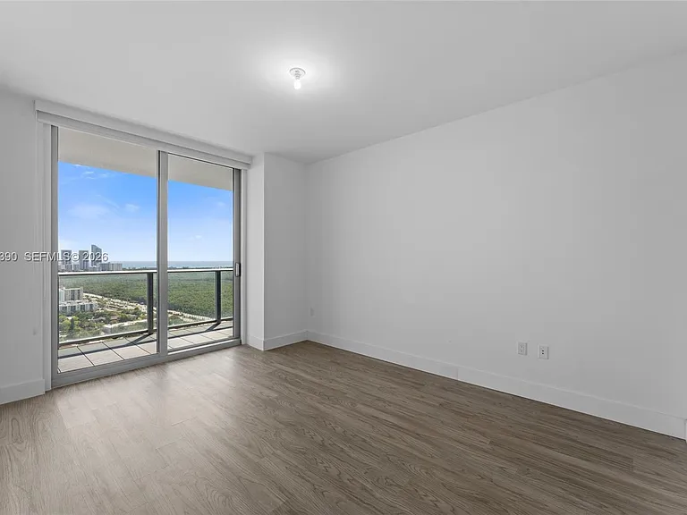 16385 Biscayne Blvd #3120 — Photo 7