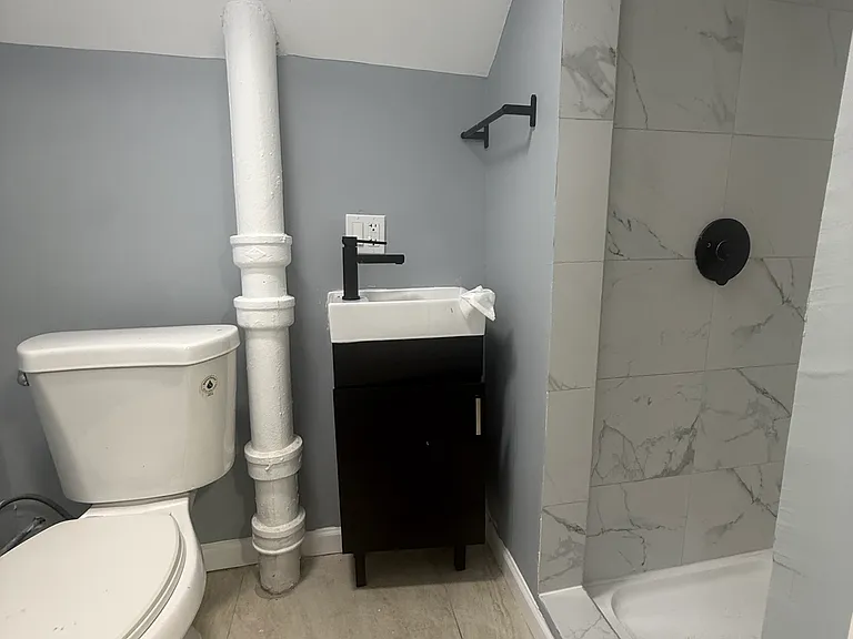 75 N Munn Ave #3L — Photo 3