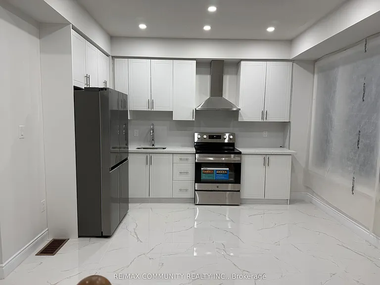 Tennant Cir — Photo 1