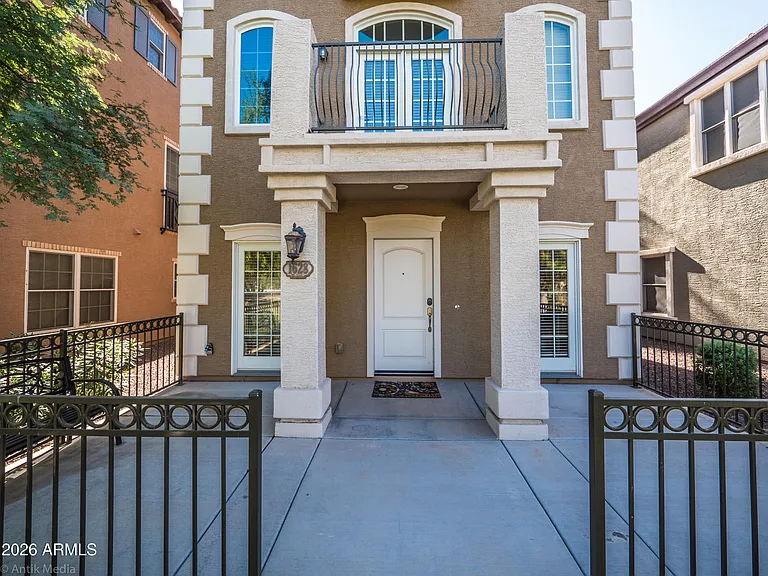 1628 E Canyon Creek Dr — Photo 2