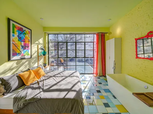 290 Bleecker Street image 10 of 29