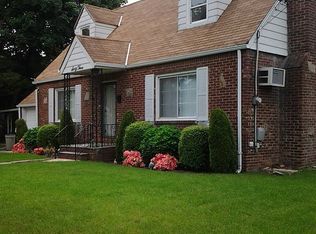 63 Hommell St, Valley Stream, NY 11580