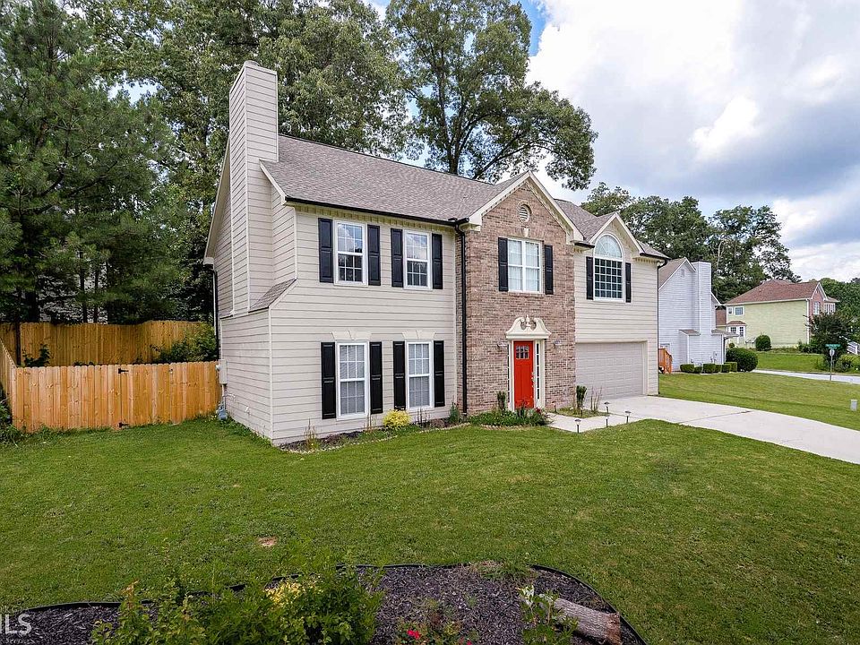1st image of 215 Shadetree Ln