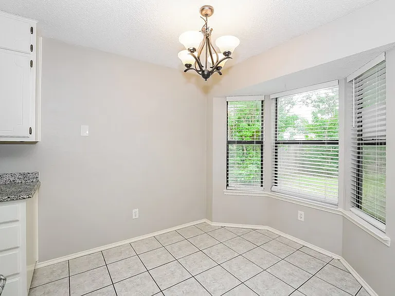 709 Daniels Dr — Photo 7
