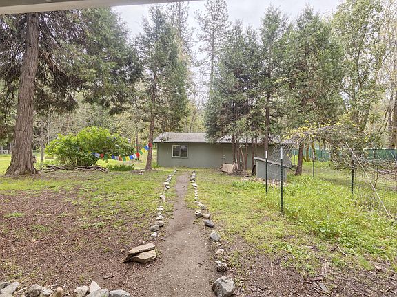 4th image of 1625 Cedar Flat Rd
