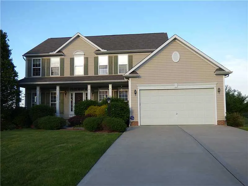 4411 Grandview Dr photo 1