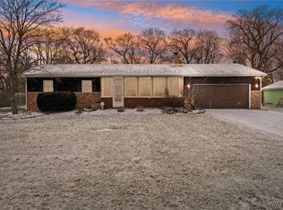 3282 Benhil Dr, North Tonawanda, NY 14120