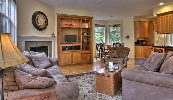 5th image of 9515 74th Ave NW