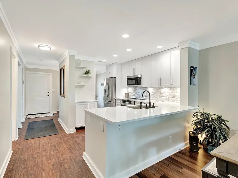 5770 Princess Palm Ct #F — Photo 6
