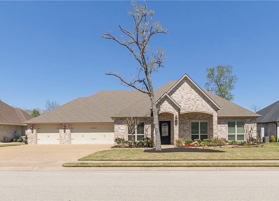 1st image of 1233 Quarry Oaks Dr