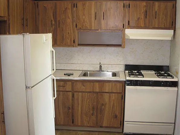 3 bed, $3,200 — Photo 2