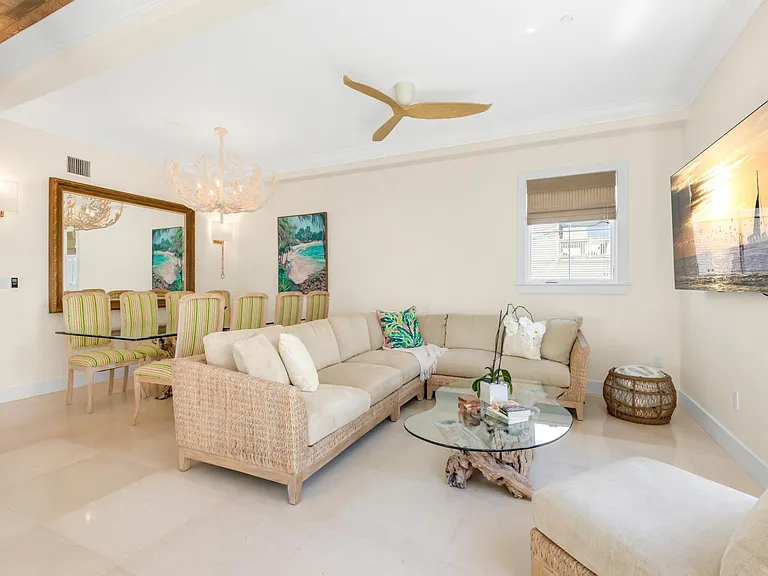 710 Caroline St — Photo 13